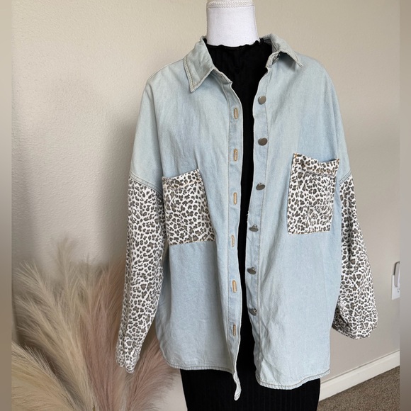 Light Blue Denim Oversized Leopard design Jacket - Picture 3 of 11